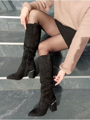 Zamszowe kozaki na obcasie