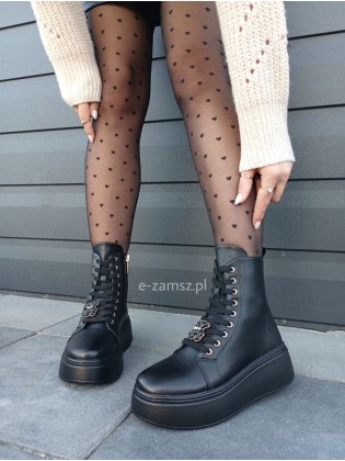 Czarne skórzane botki