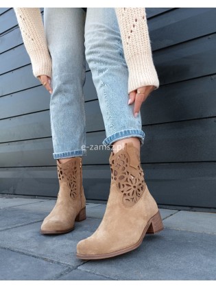 Ażurowe botki ze skóry...